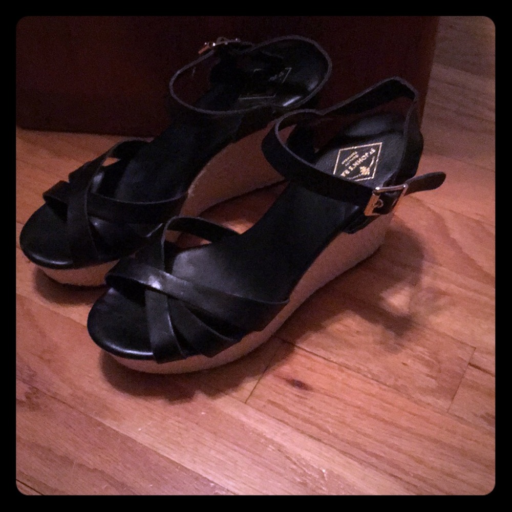 Black wedges